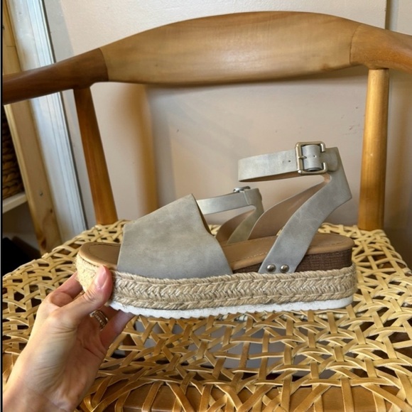 Soda Topic Gray Vegan Nubuck Espadrille Platfrom Wedge Sandals 8 - Picture 10 of 13